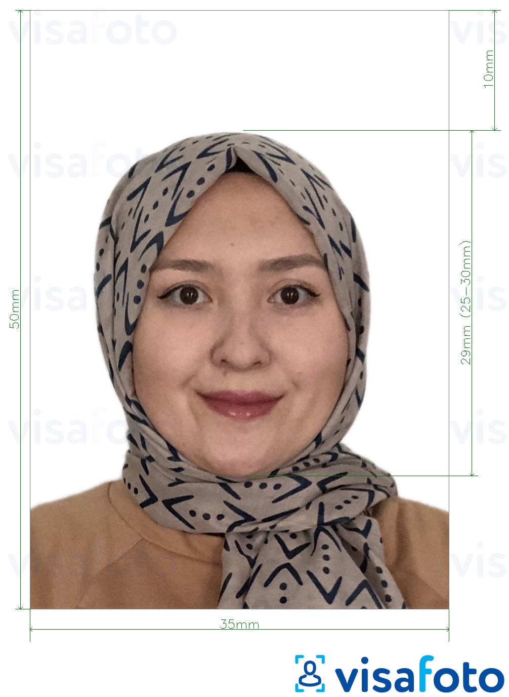 Eksempel på billede for Malaysia Passport 35x50 mm hvid baggrund med præcis størrelsesspecifikation.