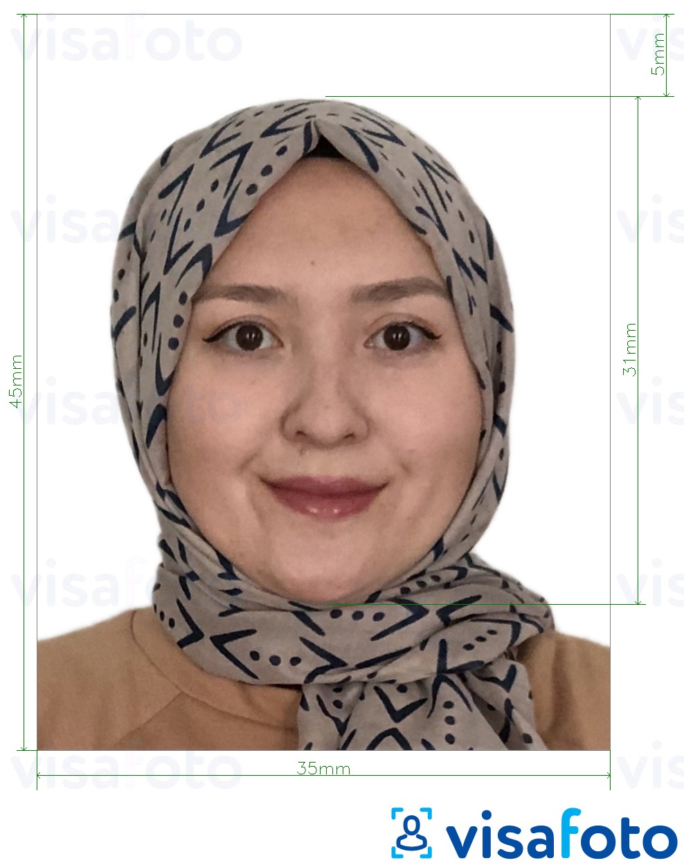 Eksempel på billede for Malaysia Visum 35x45 mm hvid baggrund med præcis størrelsesspecifikation.